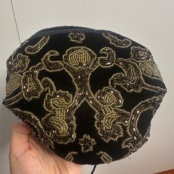 Magid Vintage Hand-Beaded Velvet Evening Bag – Black & Gold ✨ - Picture 5 of 5
